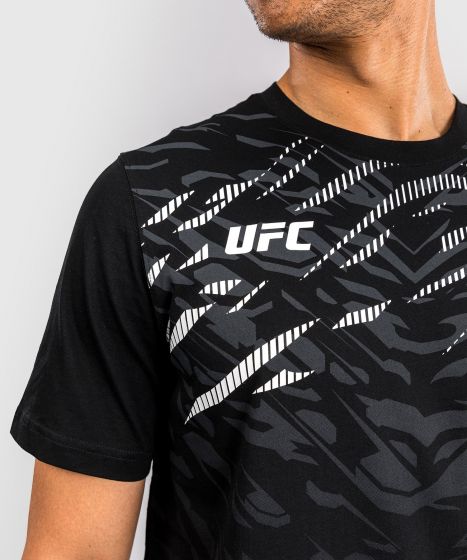 UFC Fusion by Venum Replica Men T-Shirt - Black